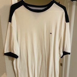 Tommy Hilfiger t shirt
